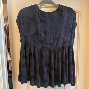 American Eagle Soft and Sexy navy flowy shirt
